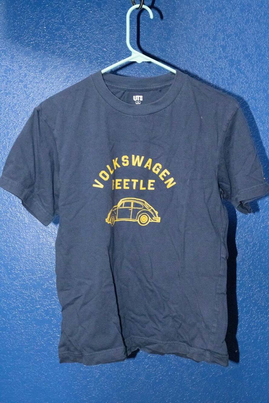 Uniqlo UT Men's Black Volkswagen VW Beetle Short Sleeve T-Shirt